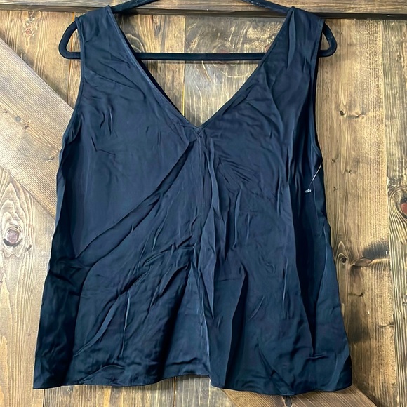 THEORY Stretch Silk Tank - Picture 3 of 6